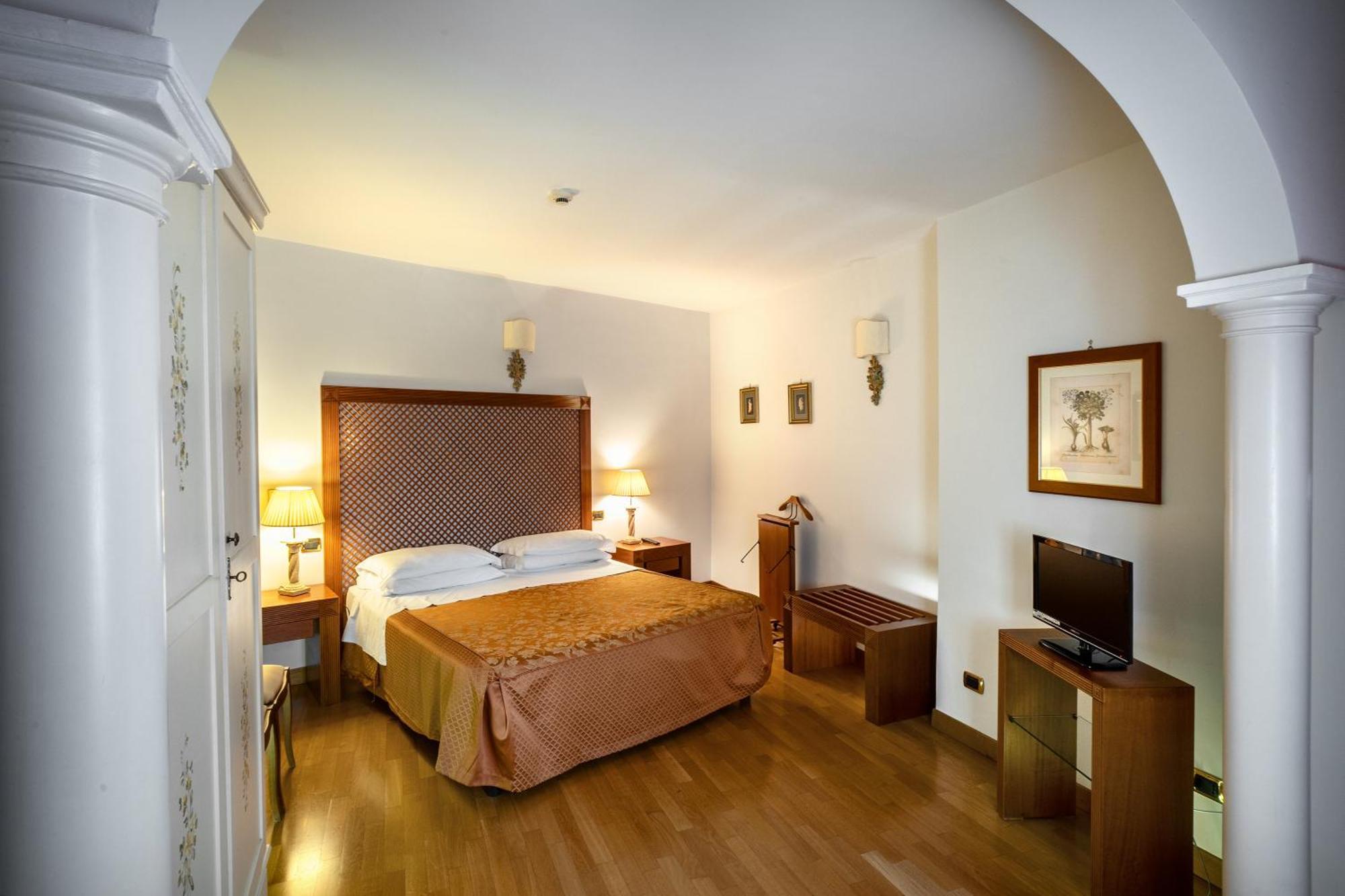 Relais Le Felci Executive Suite Spa Fiuggi Ngoại thất bức ảnh